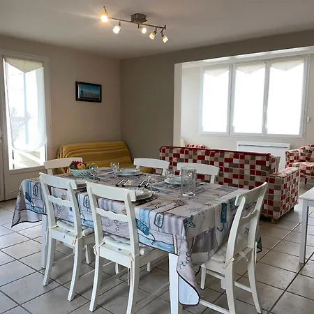 Vakantiehuis Maison Spacieuse A 100m De La Plage, 6 Pers. *