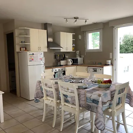 Maison Spacieuse A 100m De La Plage, 6 Pers. *